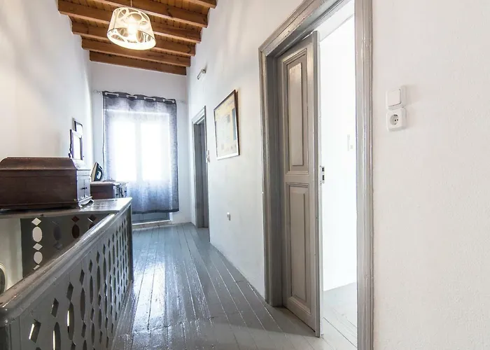 Nisyros Views * Mandrákion