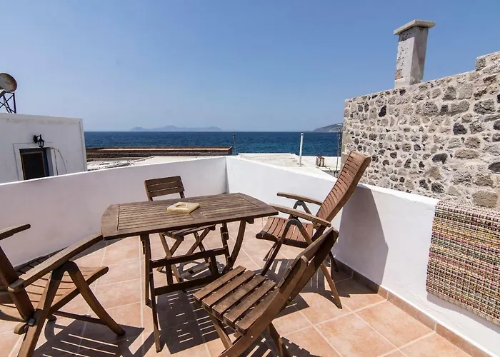 Nisyros Views Feriehus *