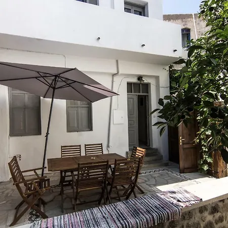 Case de vacanță Nisyros Views Mandrákion