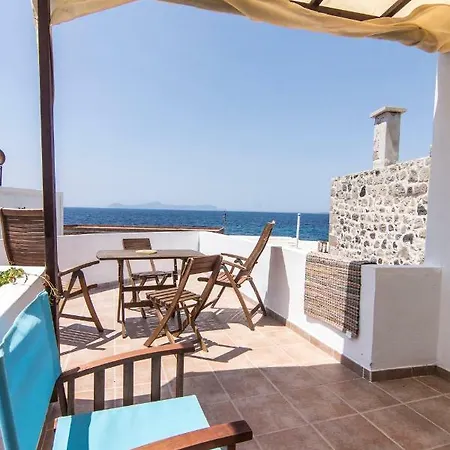 Nisyros Views Case de vacanță Mandrákion